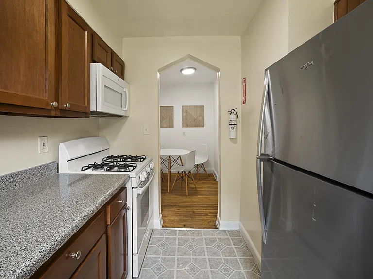 30 Danbury St SE #1 — Photo 33