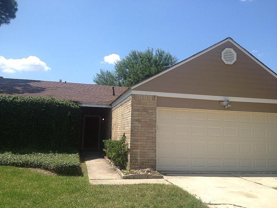 1st image of 3826 Mackinac Ln