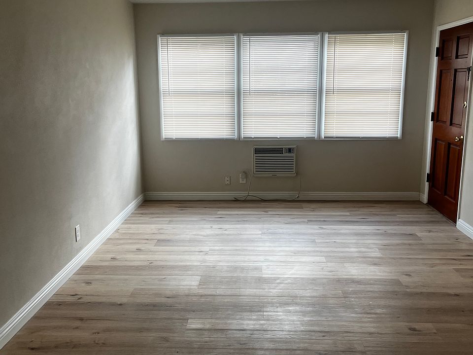 1st image of 6239 Pickering Ave