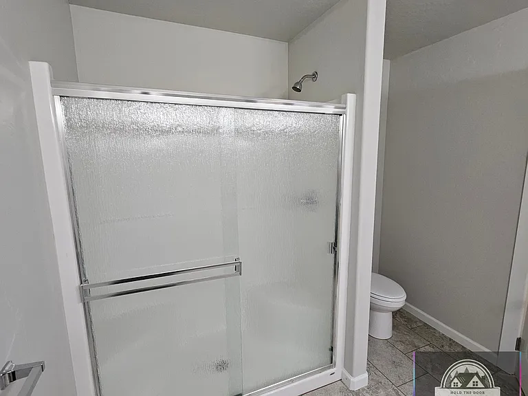 Owner Pays First Months Rent upon Application Approval !!