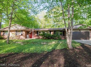 1339 Kings Carriage Rd, Grand Blanc, MI 48439