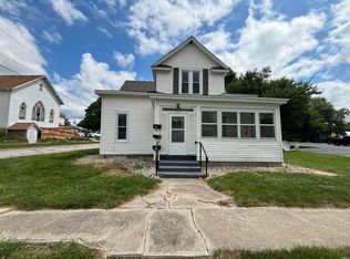 312 N Main St, Churubusco, IN 46723