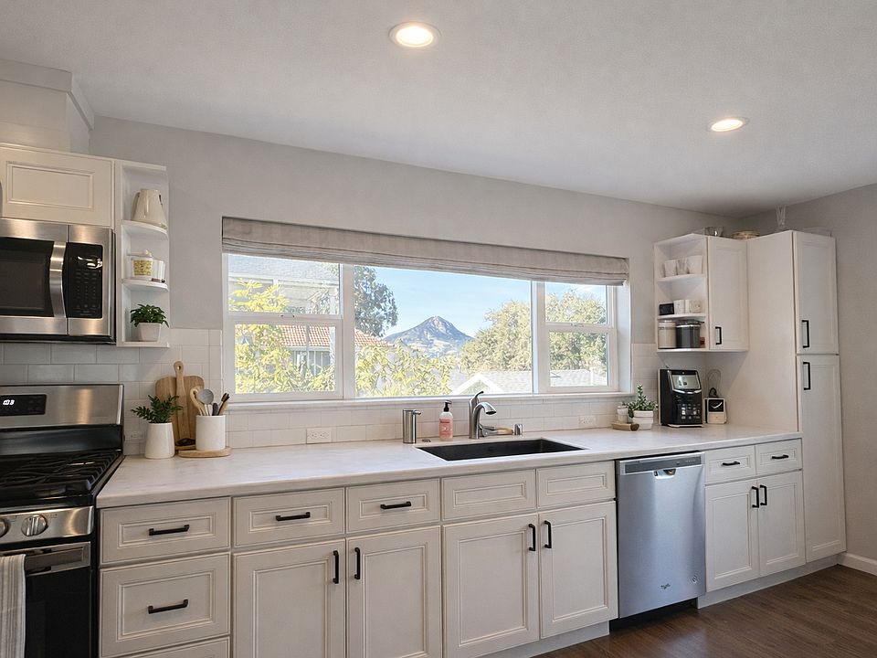 1st image of 1359 Phillips Ln #B