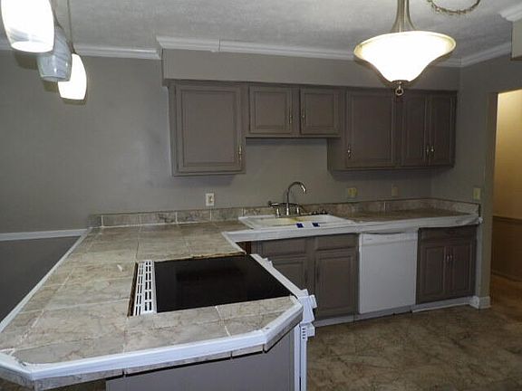4th image of 243 Devon Rd