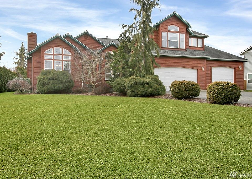Welcome home to this rare find in the highly sought after neighborhood of Takoba!