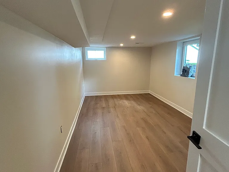 548 South St — Photo 21