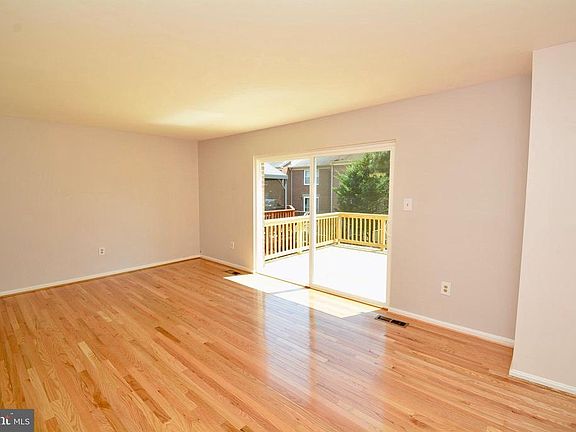 5th image of 5225 Leeward Ln