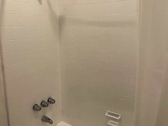 5th image of 118 S Cordova St #5889832