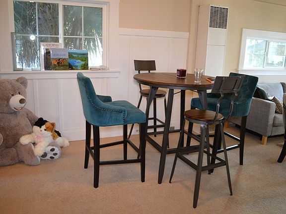 5th image of 411 Turney St #1