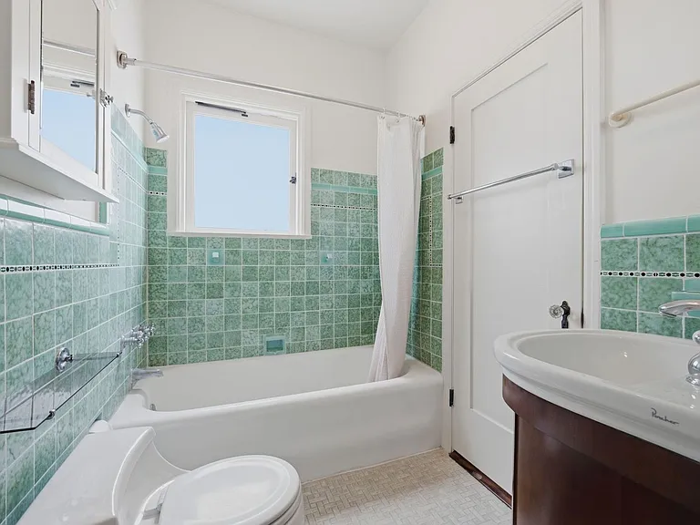 1530 Miramar Dr — Photo 8