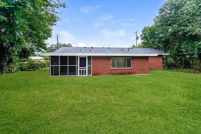 821 Hillside Dr — Photo 11