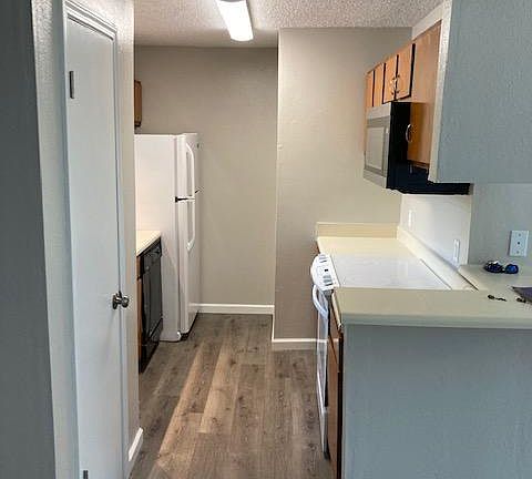4th image of 209 Forest Hls APT 228