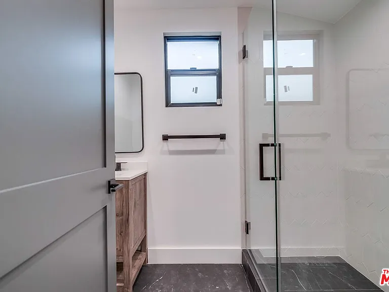 5715 Corteen Pl — Photo 18