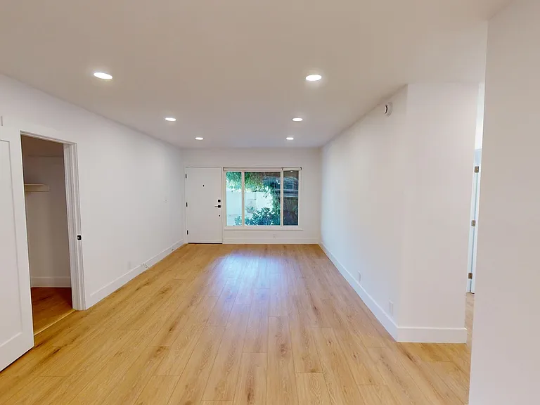 Welcome Home || Newly Upgraded WeHo Apt || 943 Gardner — Photo 2