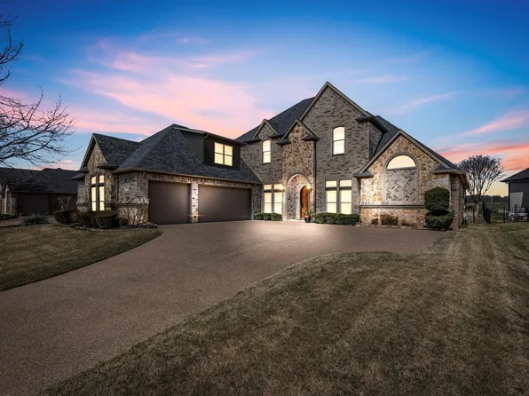 841 Thomas Crossing Dr, Burleson, TX 76028