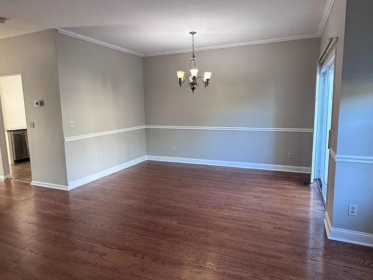 216 Waverly Ct — Photo 14