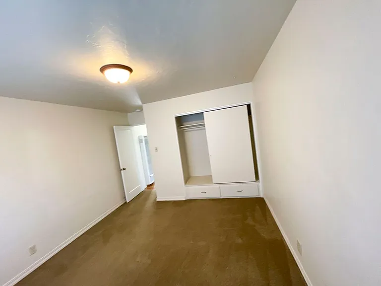 2245 Baldwin St — Photo 15