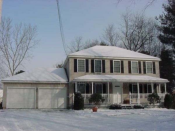 40 Theresa Ave