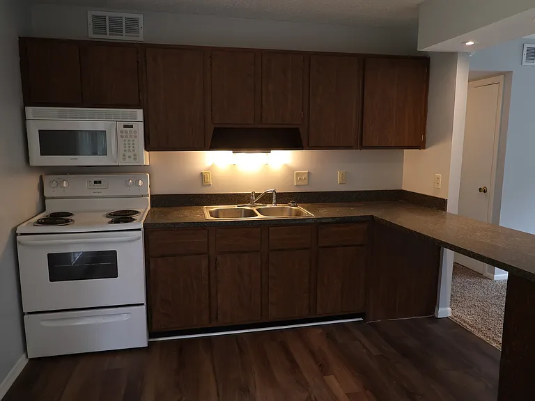 205 Long St #2 — Photo 12