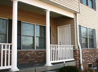 2409 Devils Glen Rd, Bettendorf, IA 52722