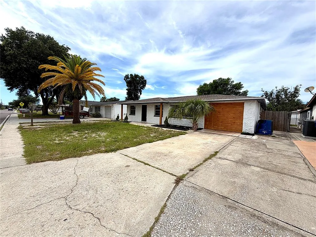 4 bed, 4.5 bath, 2226 sqft, $2,500 — Photo 3