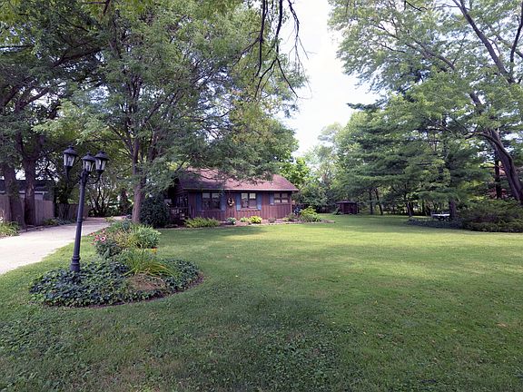 4th image of 16W486 2nd Ave