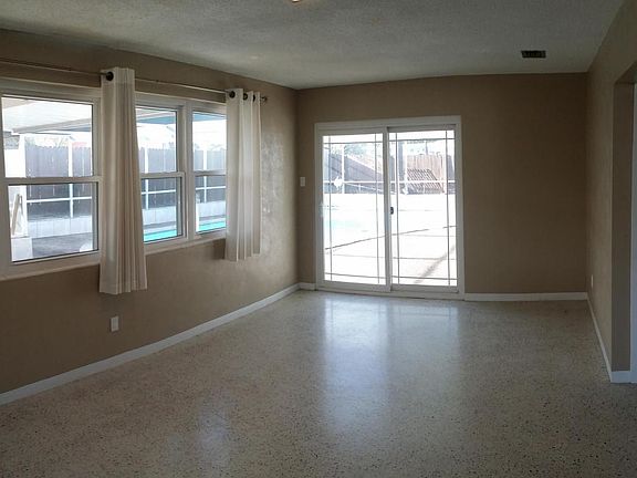 5th image of 904 Princeton Ave