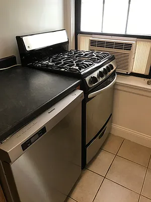 Rented by Picture Realty Inc. | media 15