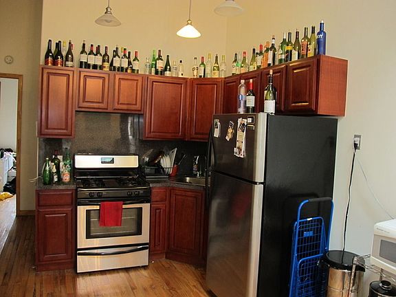 4th image of 304 Stanhope St APT 3R