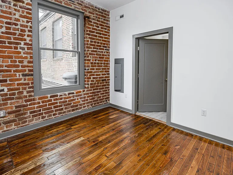 1711 E Main St — Photo 5