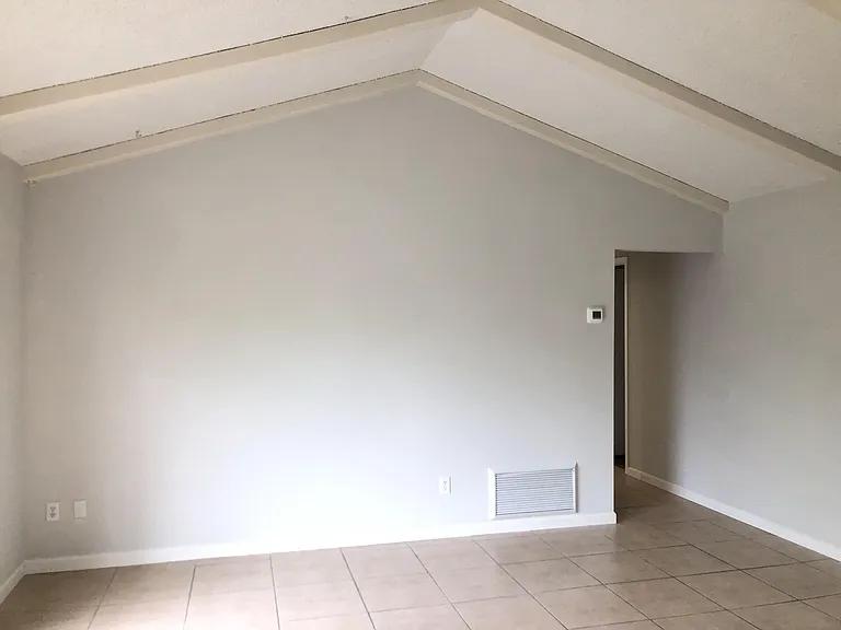 2378 Covington Dr — Photo 9