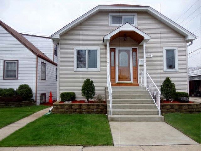 1st image of 3550 N Ozark Ave