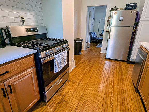 4th image of 695 24th Ave NE #2