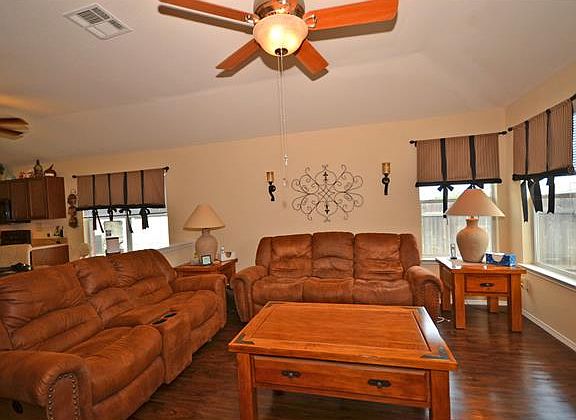 3rd image of 214 Mossy Rock Dr