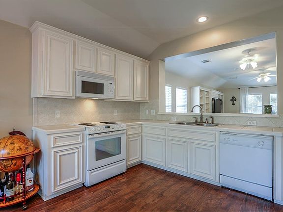 5th image of 3217 Mystic Port Ln