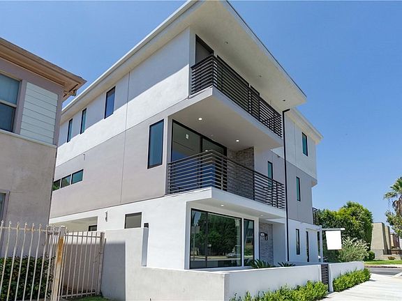 2nd image of 5061 W Laurel Canyon Blvd