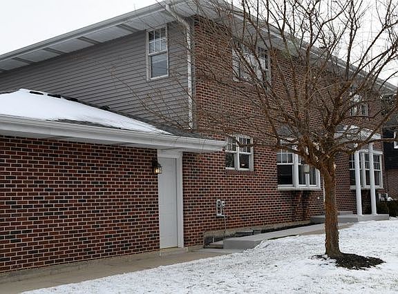 4th image of 15410 Leclaire Ave