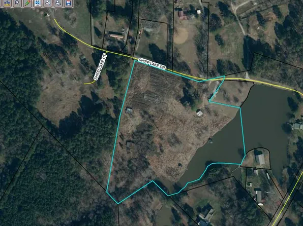 195 Shipp Lake Dr, Rock Spring, GA 30739