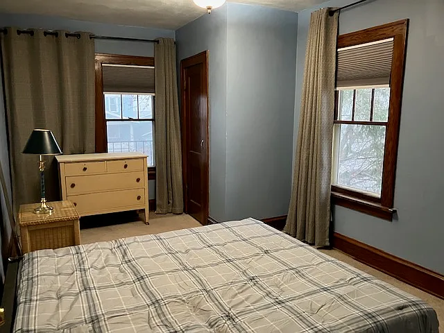 Bedroom w/large closet
