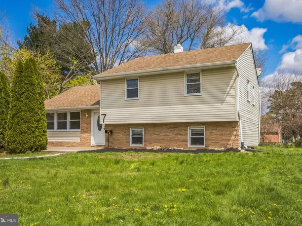 7 Andrea Rd, Newark, DE 19702