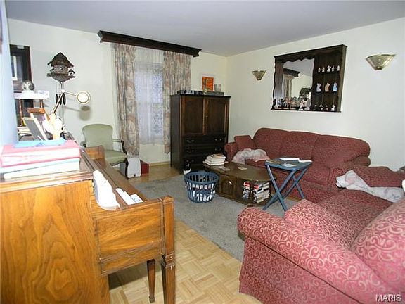 2nd image of 4218 Eiffel Dr