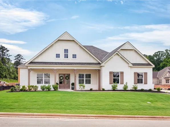 1311 Hidden Lakes Dr, Opelika, AL 36801