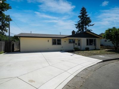 1081 E Jackson Ave, Cottage Grove, OR, 97424
