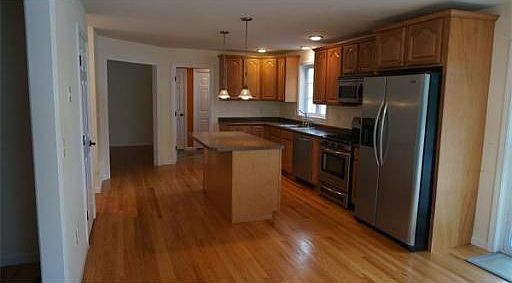 5th image of 51 Christian St