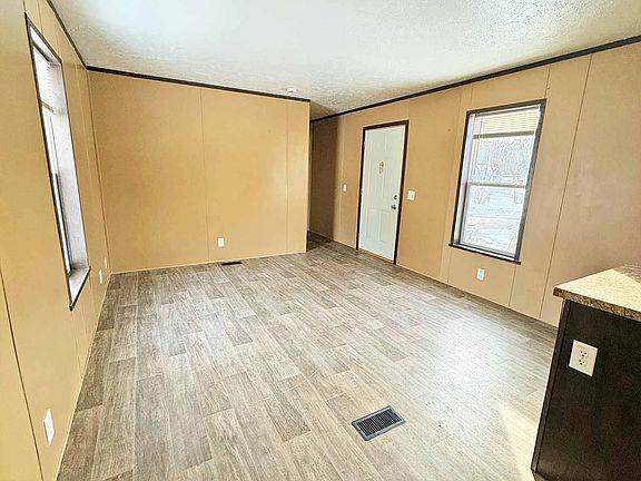 3rd image of 199 Lowell Ln