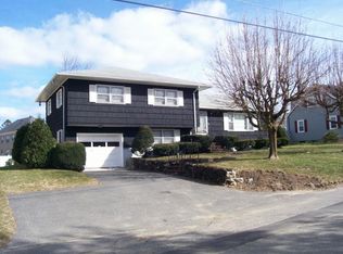 11 Stover Ln, Haverhill, MA 01832