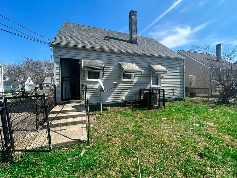 1879 Jermain Dr — Photo 22