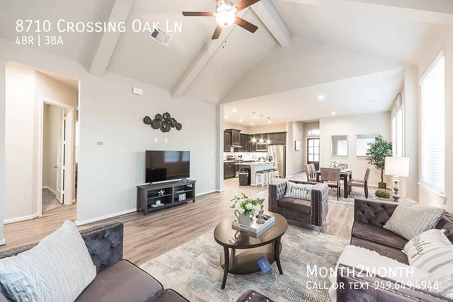 8710 Crossing Oak Ln
