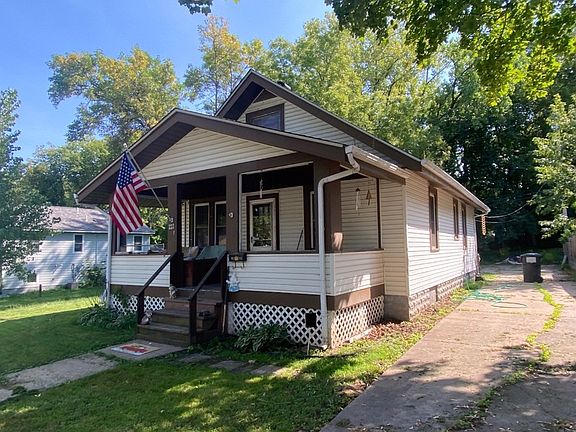 2nd image of 222 Winona St W