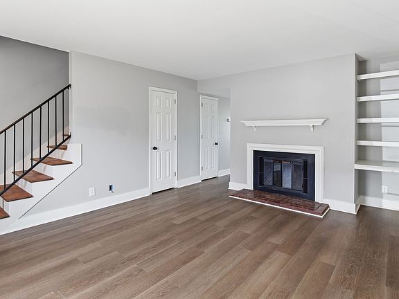 2nd image of 731 Fox Ridge Dr